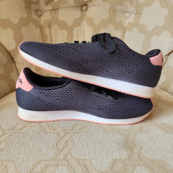 REEBOK LACE UP CLASSIC SNEAKERS COMFORT FOOTBED BLACK & PINK WOMEN'S SIZE 9 - Picture 4 of 14